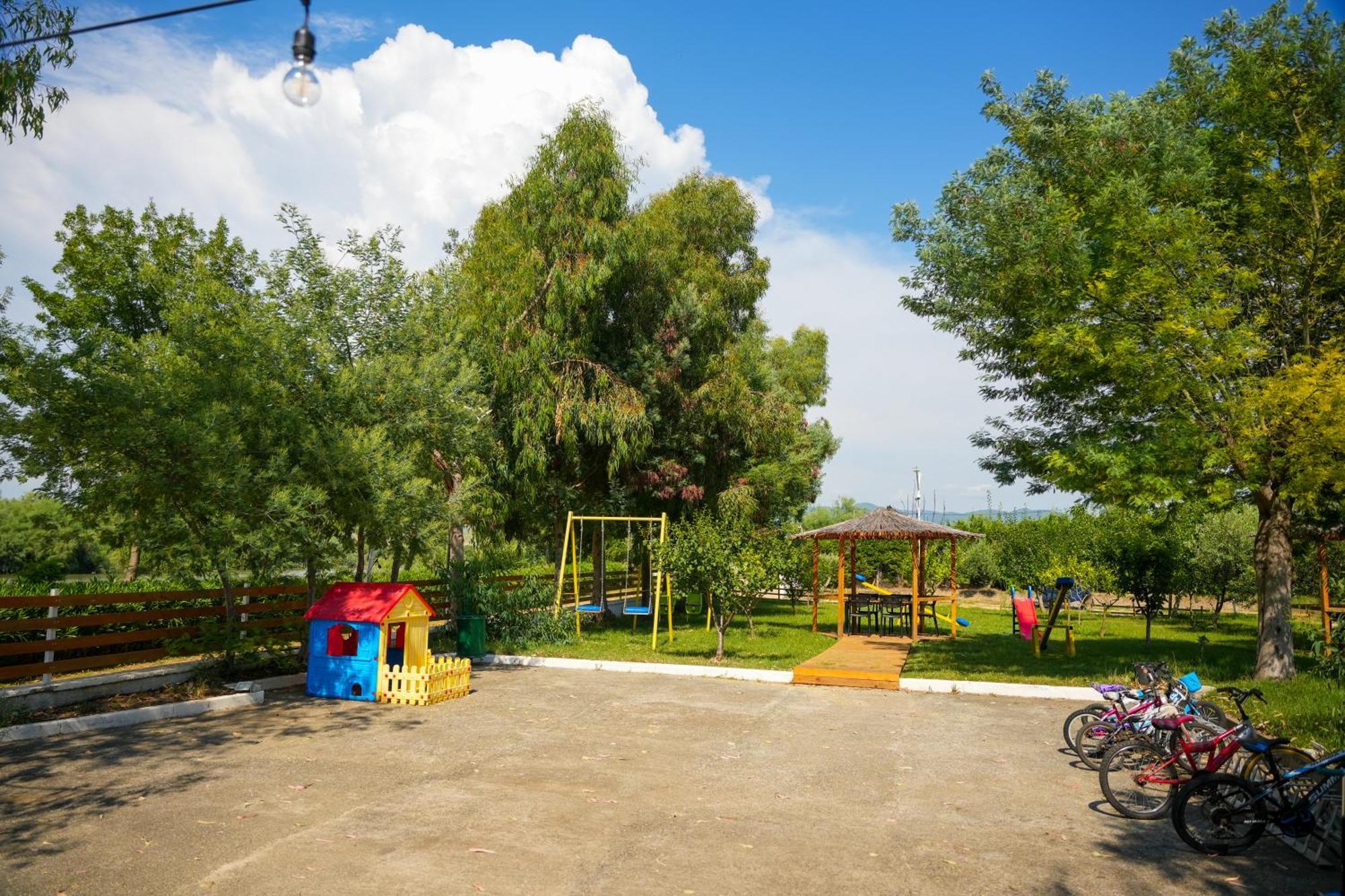 Готель Paradise Laguna Vain