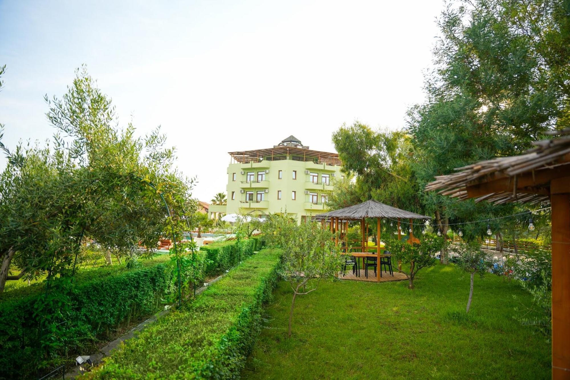 Hotel Paradise Laguna Vain Lezhe