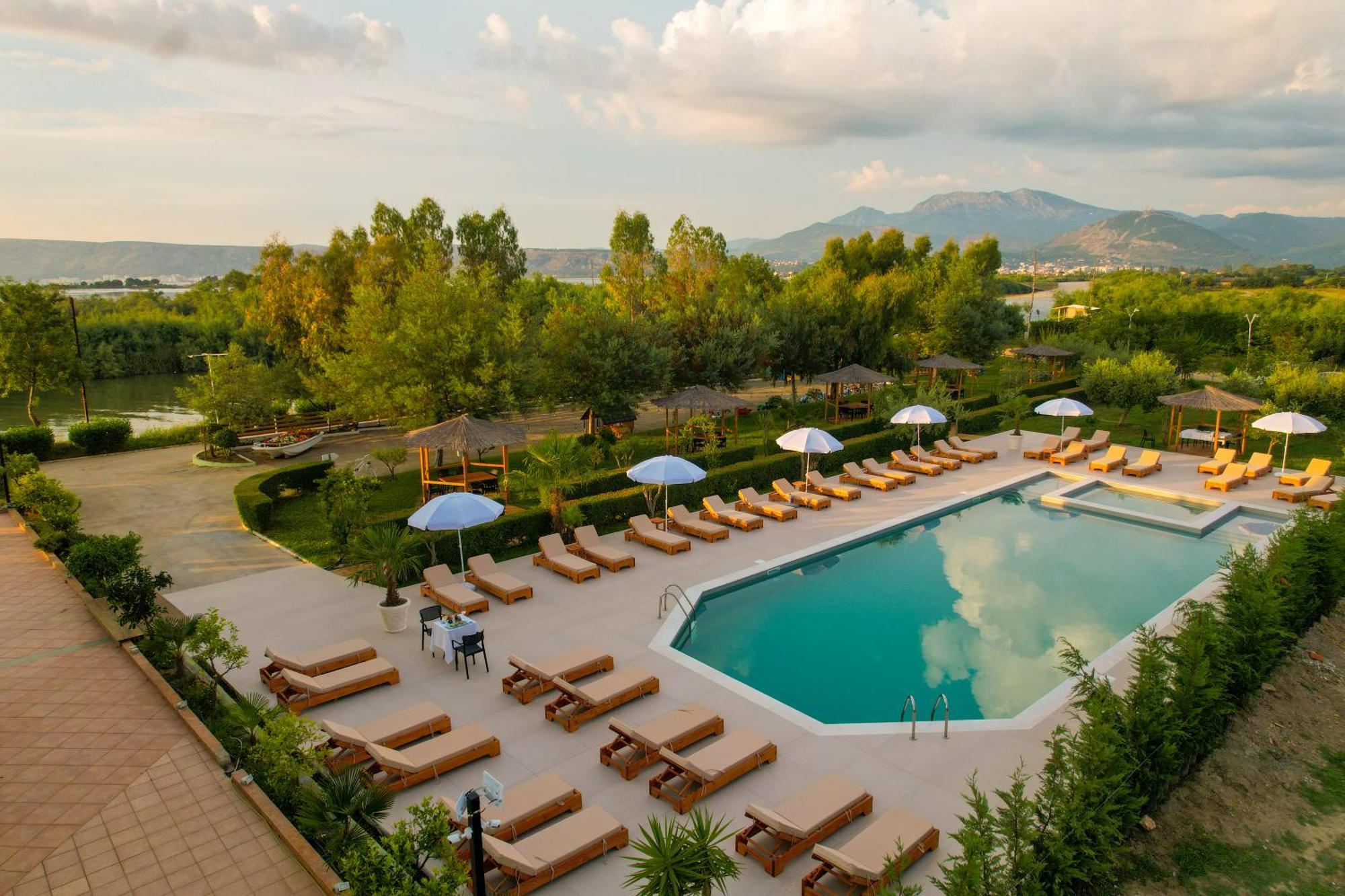 Paradise Laguna Vain * Lezhë
